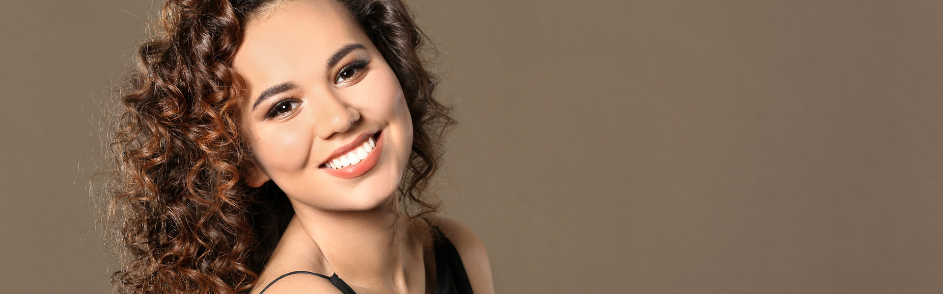 African american woman with beautiful smile